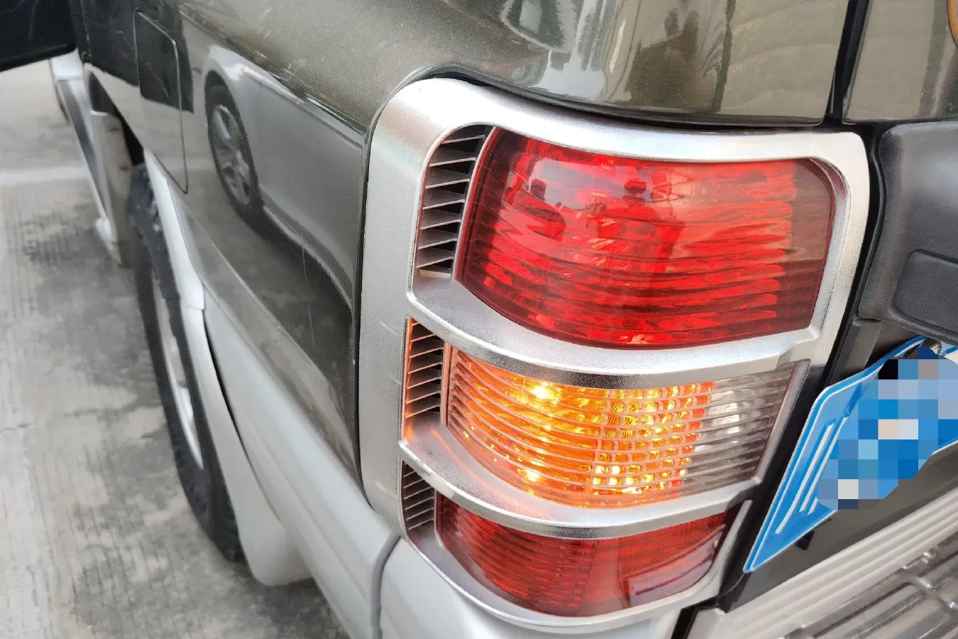 2013 Leopaard Black King Kong 2.2L 129HP L4 5MT,autocango,china used car exporter,china ev exporter,chinese used car exporter,chinese used ev exporter