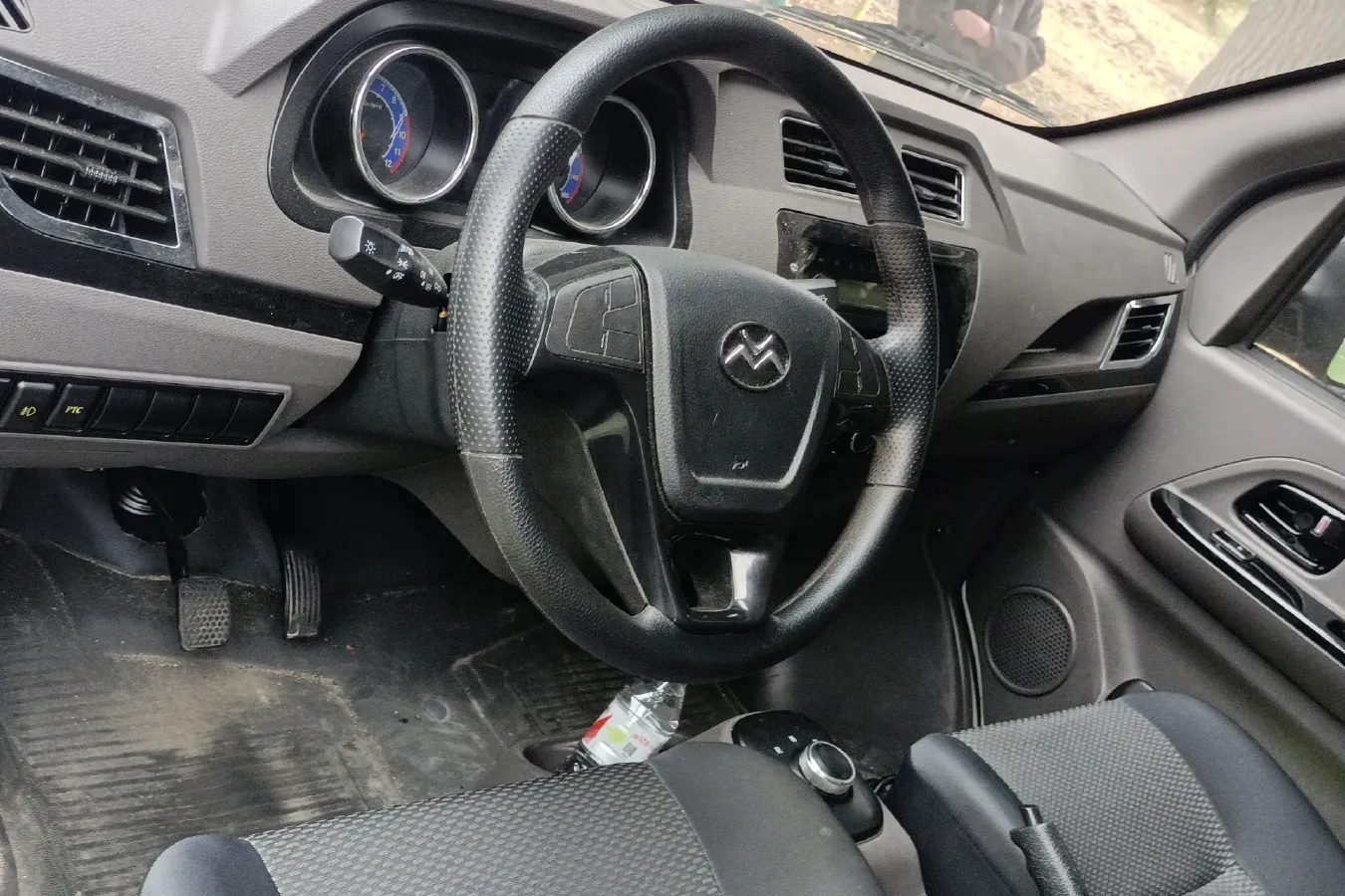 2023 New Gonow ShuaiLing BEV 41.93KWH,autocango,china used car exporter,china ev exporter,chinese used car exporter,chinese used ev exporter