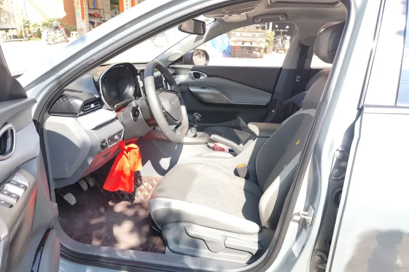 2020 BaoJun RC-5 1.5T 147HP L4 6MT,autocango,china used car exporter,china ev exporter,chinese used car exporter,chinese used ev exporter