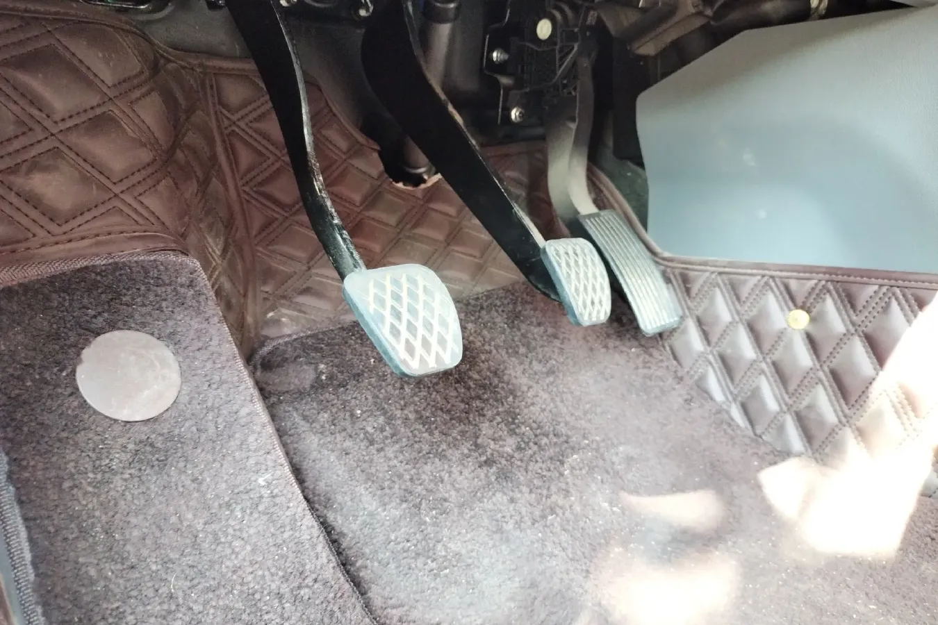 2020 BaoJun RC-5 1.5T 147HP L4 6MT,autocango,china used car exporter,china ev exporter,chinese used car exporter,chinese used ev exporter