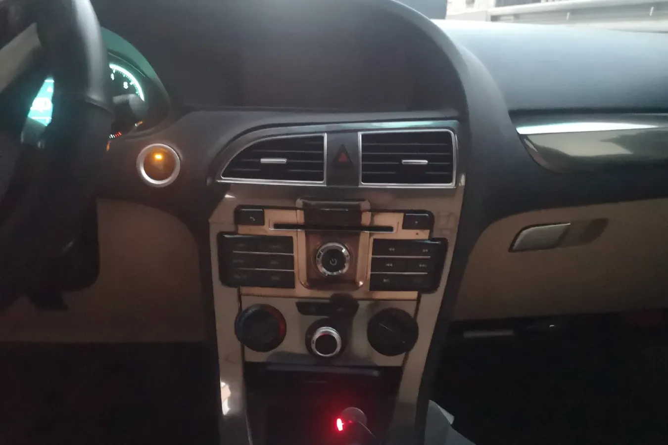 2012 Brilliance Auto V5 1.6L 118HP L4 5MT,autocango,china used car exporter,china ev exporter,chinese used car exporter,chinese used ev exporter