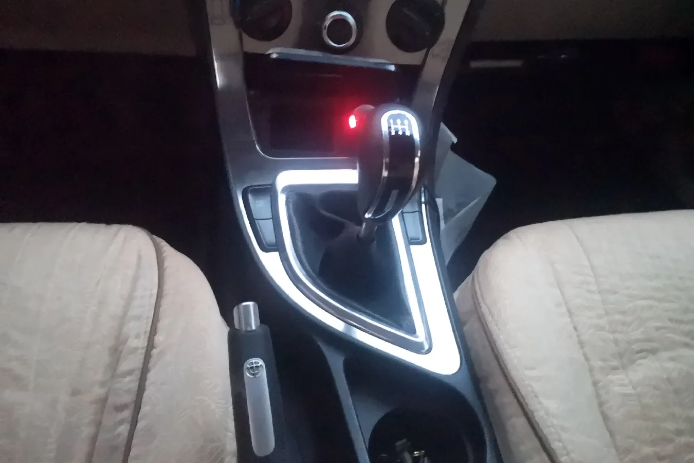 2012 Brilliance Auto V5 1.6L 118HP L4 5MT,autocango,china used car exporter,china ev exporter,chinese used car exporter,chinese used ev exporter