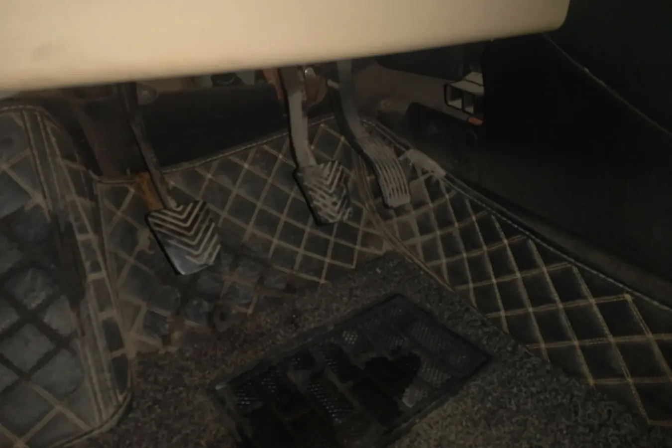 2012 Brilliance Auto V5 1.6L 118HP L4 5MT,autocango,china used car exporter,china ev exporter,chinese used car exporter,chinese used ev exporter