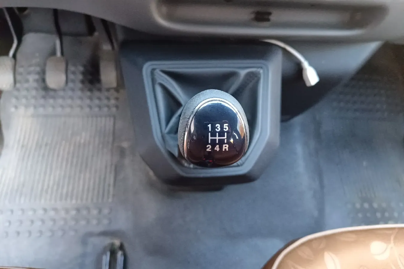 2021 JMC TeShun 2.8T 122HP L4 5MT,autocango,china used car exporter,china ev exporter,chinese used car exporter,chinese used ev exporter