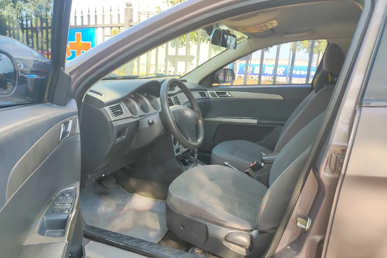 2010 DongFeng Aeolus H30 1.6L 106HP L4 4AT,autocango,china used car exporter,china ev exporter,chinese used car exporter,chinese used ev exporter