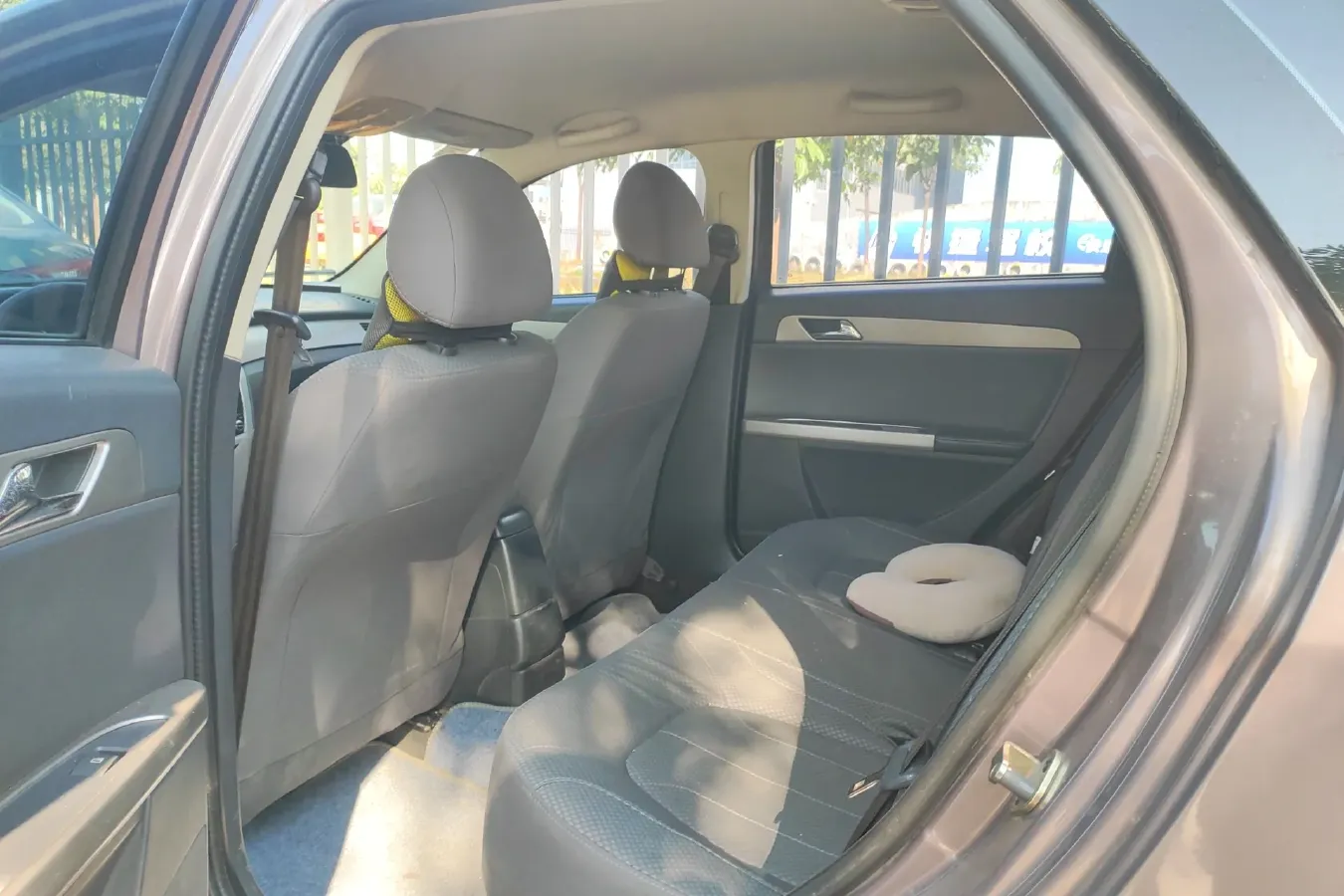 2010 DongFeng Aeolus H30 1.6L 106HP L4 4AT,autocango,china used car exporter,china ev exporter,chinese used car exporter,chinese used ev exporter