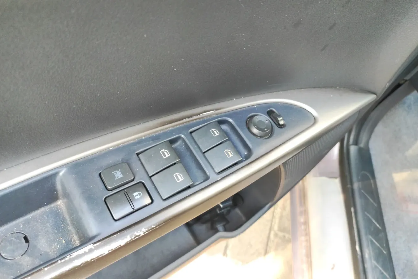 2010 DongFeng Aeolus H30 1.6L 106HP L4 4AT,autocango,china used car exporter,china ev exporter,chinese used car exporter,chinese used ev exporter