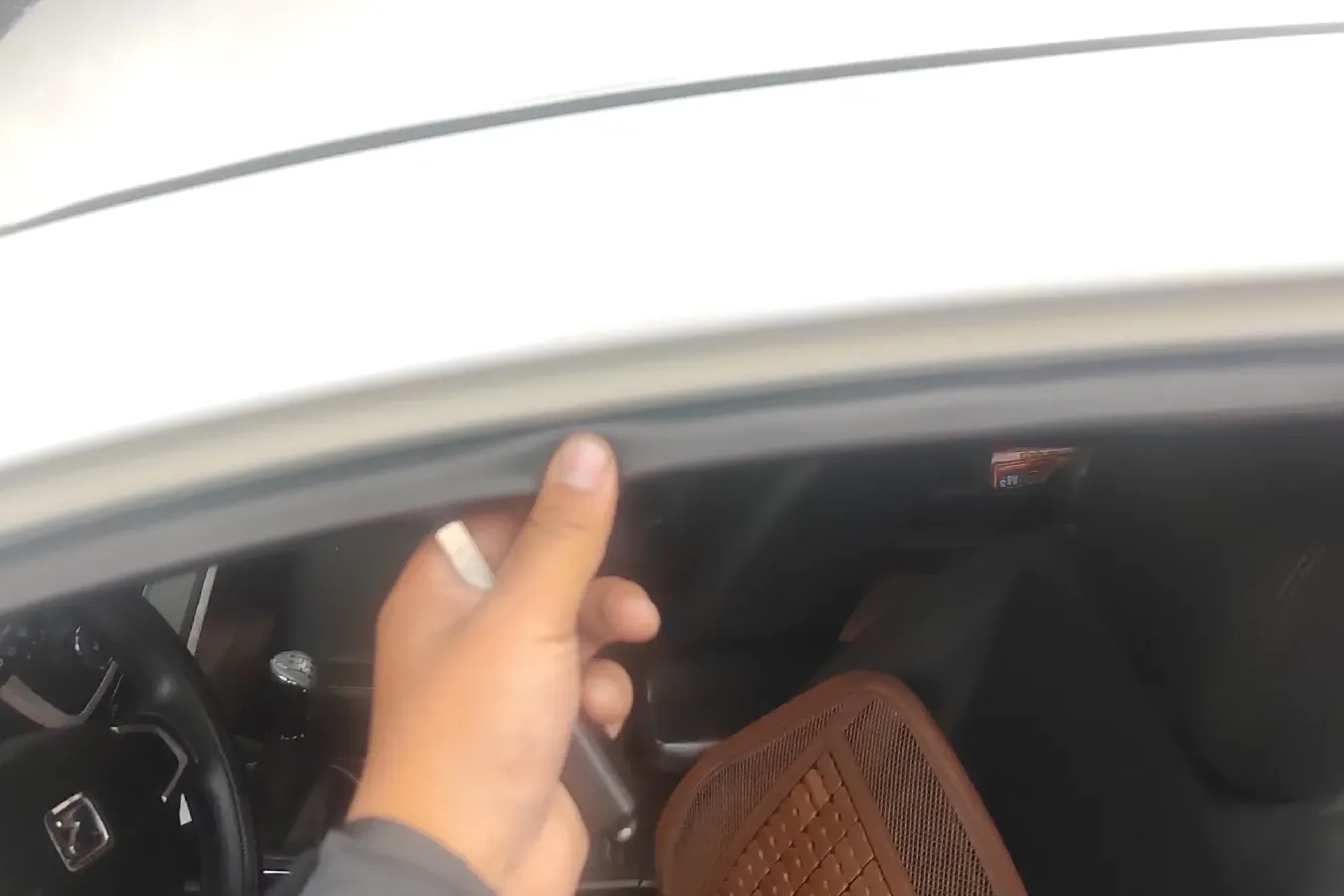 2013 Zotye Z300 1.5L 113HP L4 5MT,autocango,china used car exporter,china ev exporter,chinese used car exporter,chinese used ev exporter