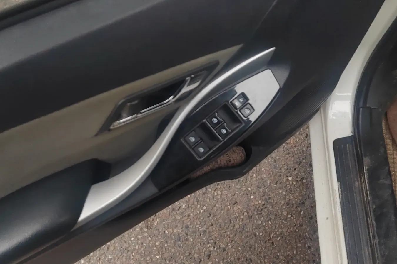 2013 Zotye Z300 1.5L 113HP L4 5MT,autocango,china used car exporter,china ev exporter,chinese used car exporter,chinese used ev exporter