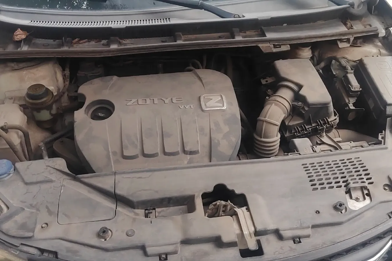 2013 Zotye Z300 1.5L 113HP L4 5MT,autocango,china used car exporter,china ev exporter,chinese used car exporter,chinese used ev exporter