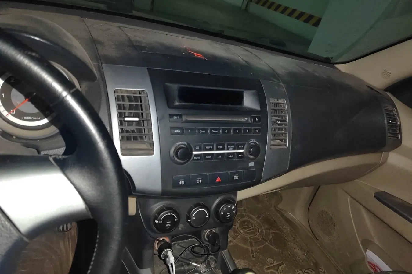 2009 Landwind X8 2.5T 143HP L4 5MT,autocango,china used car exporter,china ev exporter,chinese used car exporter,chinese used ev exporter