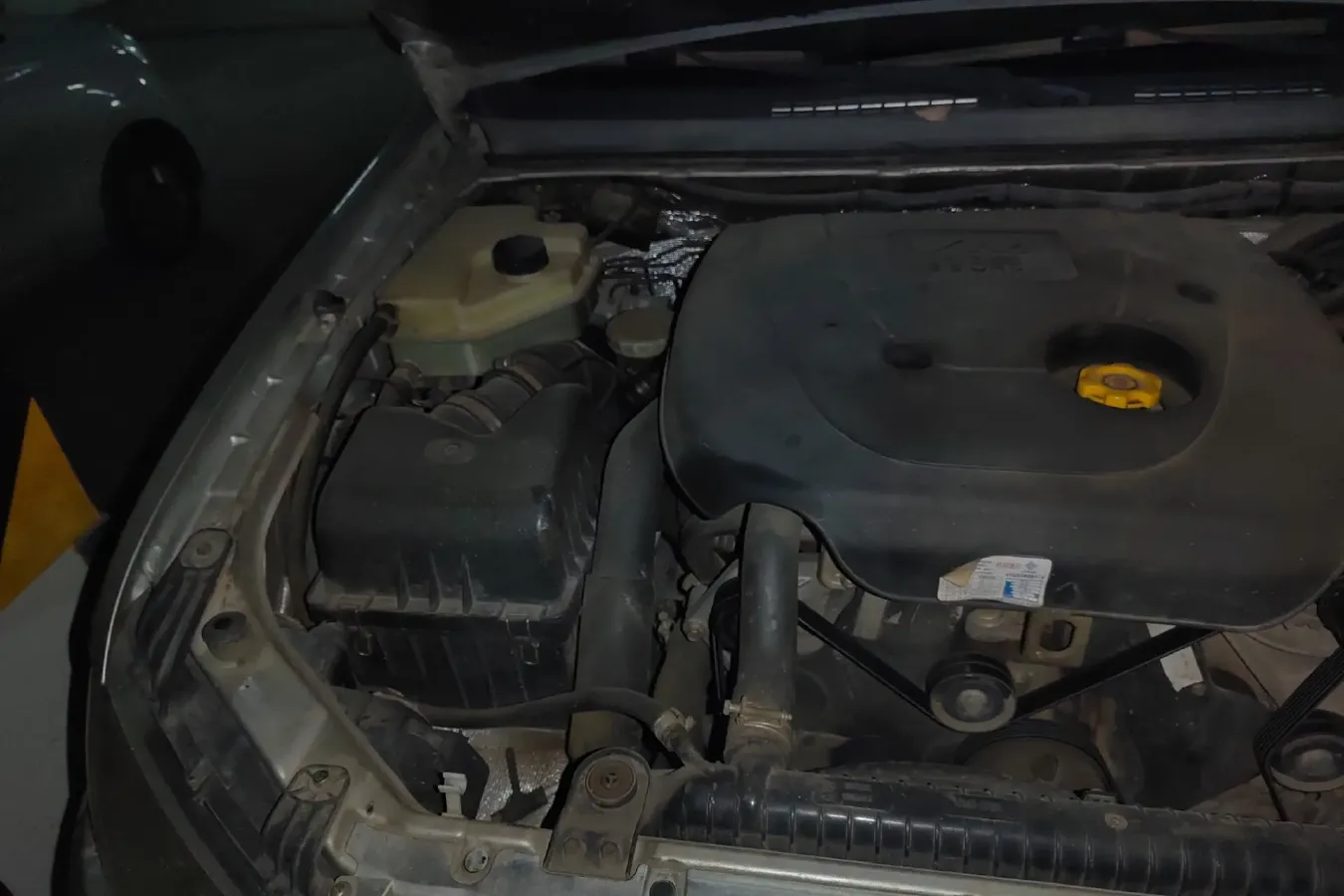 2009 Landwind X8 2.5T 143HP L4 5MT,autocango,china used car exporter,china ev exporter,chinese used car exporter,chinese used ev exporter