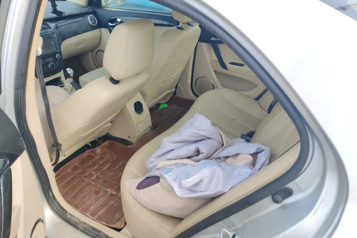 2012 JAC HeYue 1.5L 113HP L4 5MT,autocango,china used car exporter,china ev exporter,chinese used car exporter,chinese used ev exporter