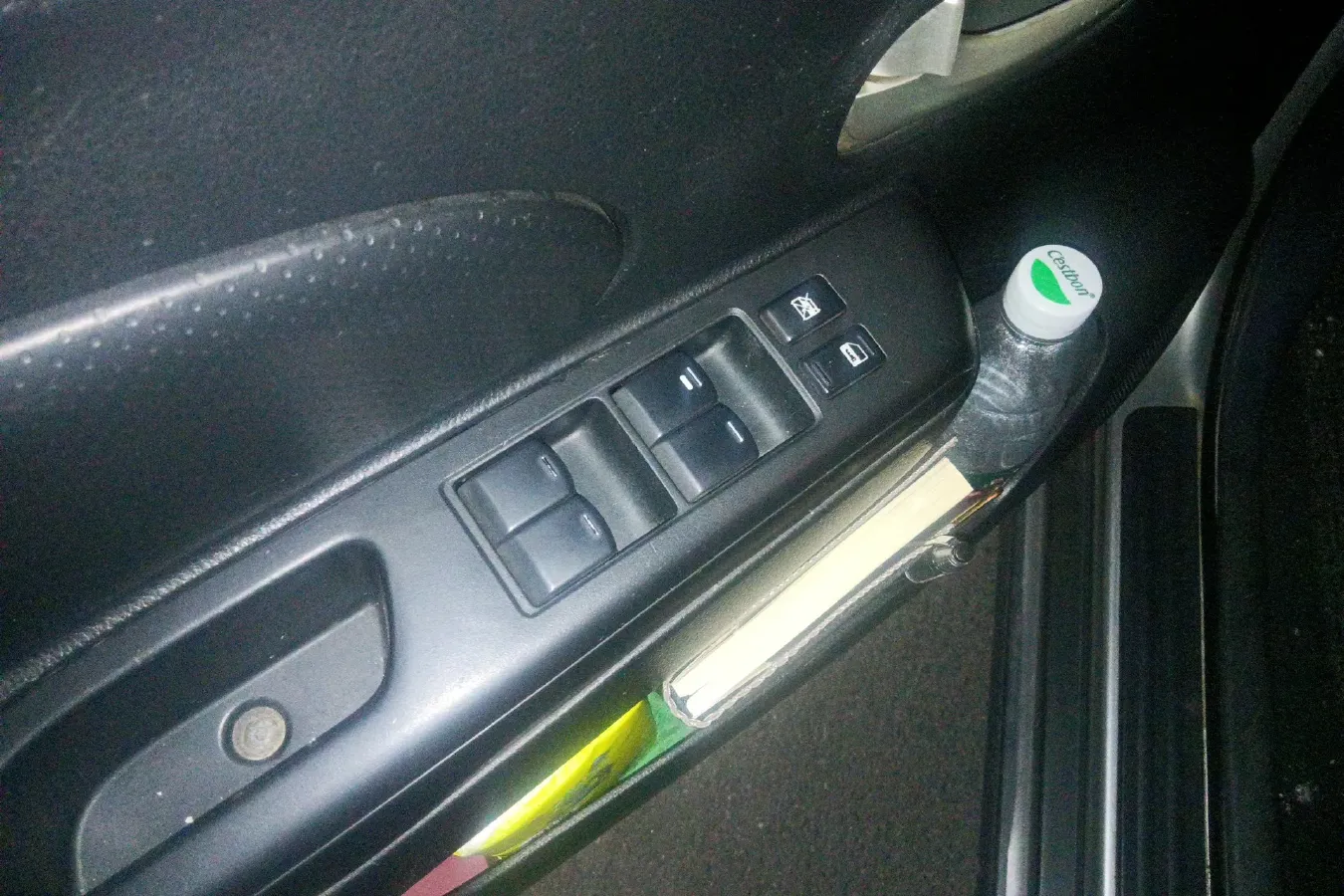 2013 Venucia R50 1.6L 117HP L4 4AT,autocango,china used car exporter,china ev exporter,chinese used car exporter,chinese used ev exporter