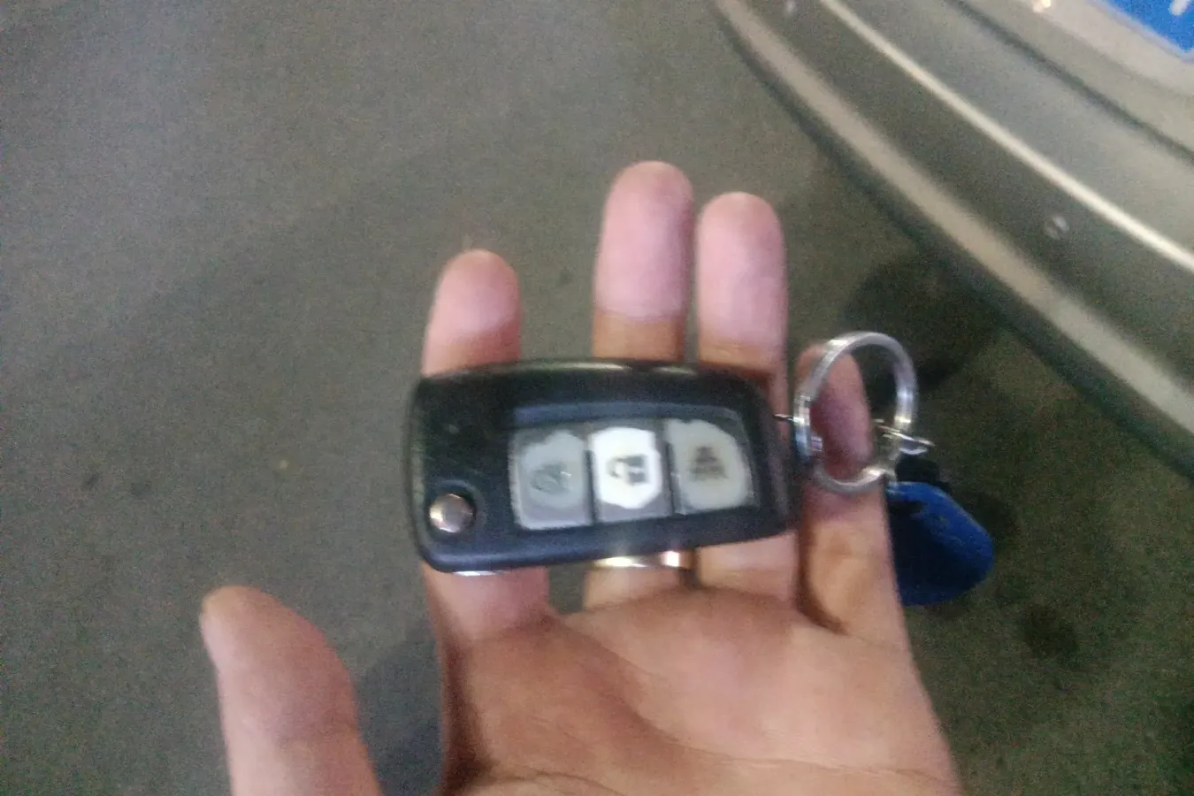 2013 Venucia R50 1.6L 117HP L4 4AT,autocango,china used car exporter,china ev exporter,chinese used car exporter,chinese used ev exporter