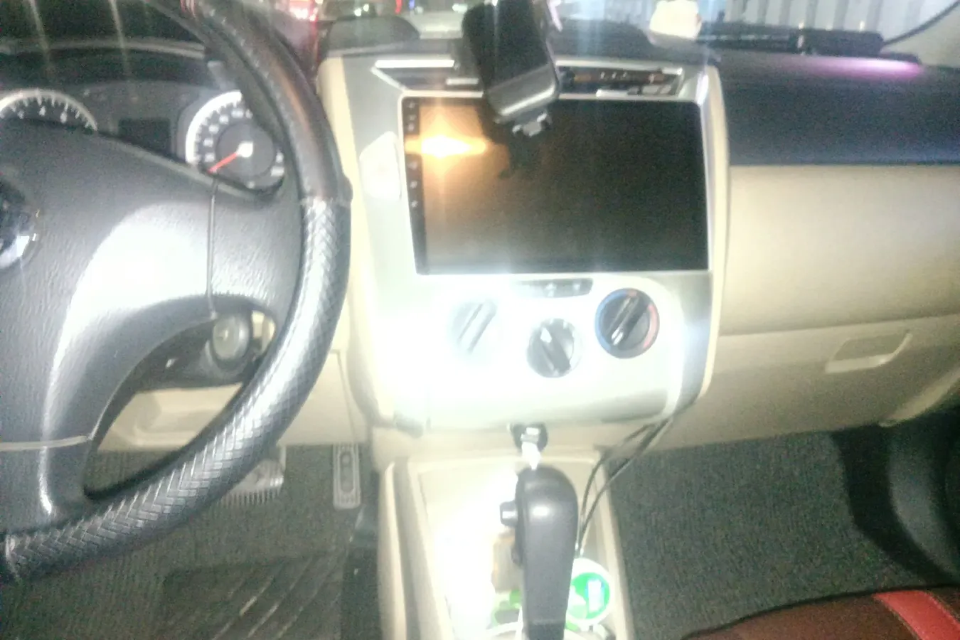 2013 Venucia R50 1.6L 117HP L4 4AT,autocango,china used car exporter,china ev exporter,chinese used car exporter,chinese used ev exporter