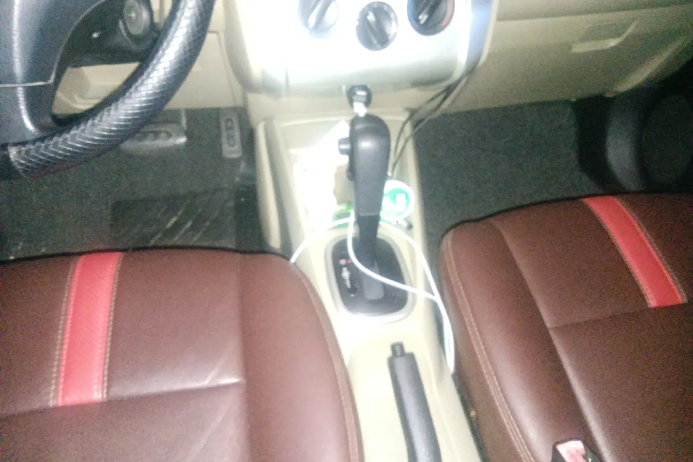 2013 Venucia R50 1.6L 117HP L4 4AT,autocango,china used car exporter,china ev exporter,chinese used car exporter,chinese used ev exporter