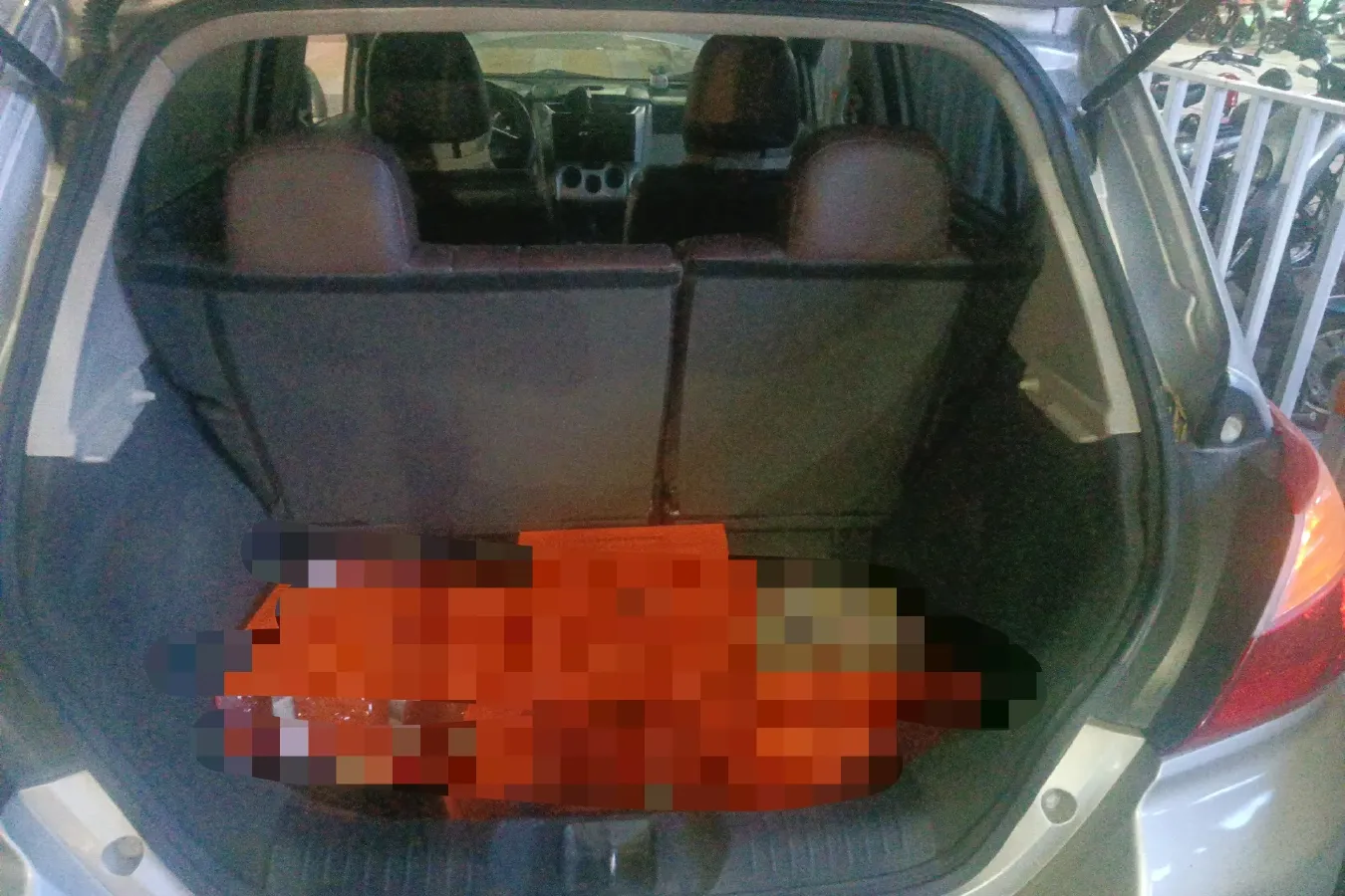 2013 Venucia R50 1.6L 117HP L4 4AT,autocango,china used car exporter,china ev exporter,chinese used car exporter,chinese used ev exporter