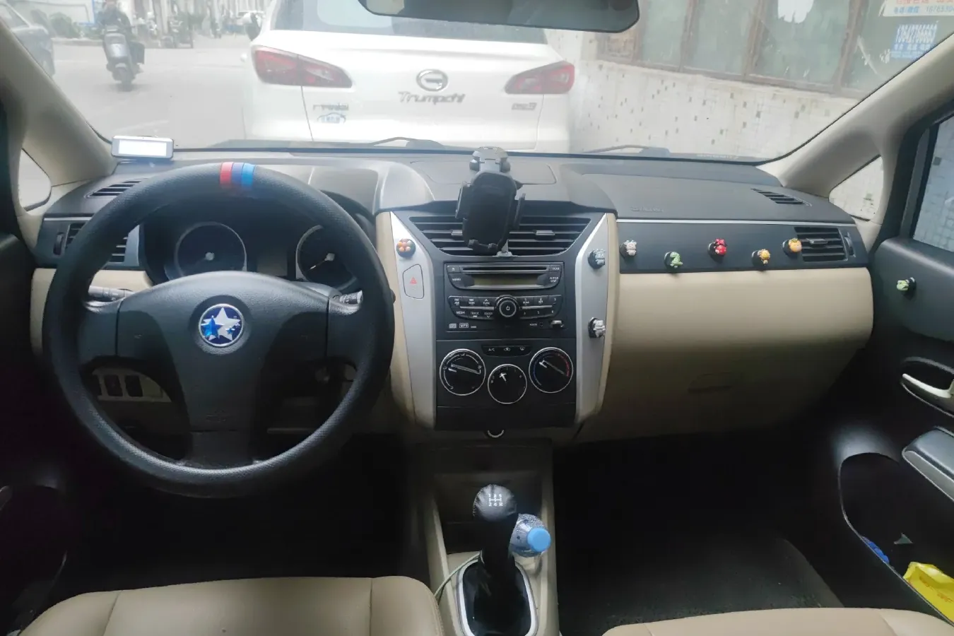 2013 Venucia R50 1.6L 117HP L4 5MT,autocango,china used car exporter,china ev exporter,chinese used car exporter,chinese used ev exporter