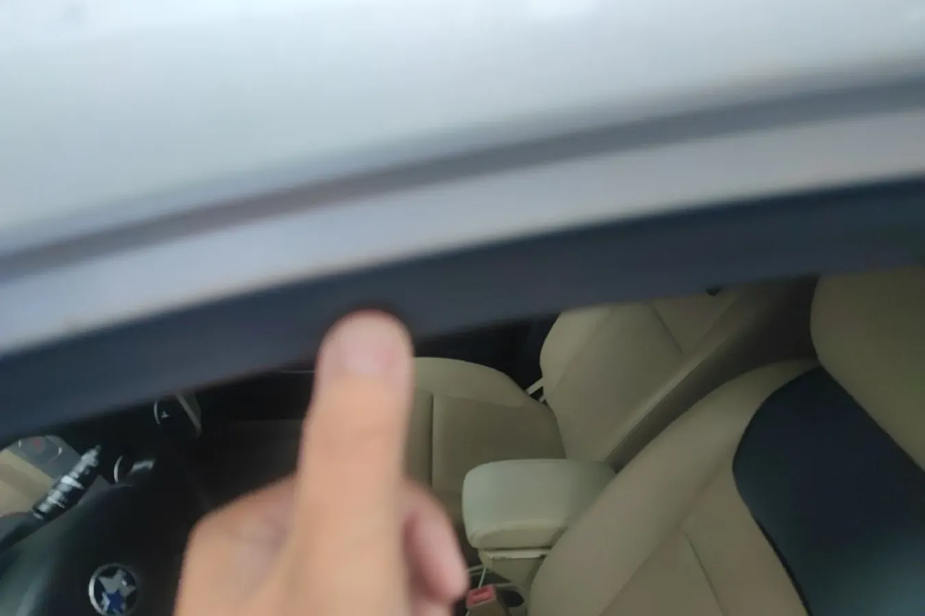 2013 Venucia R50 1.6L 117HP L4 5MT,autocango,china used car exporter,china ev exporter,chinese used car exporter,chinese used ev exporter