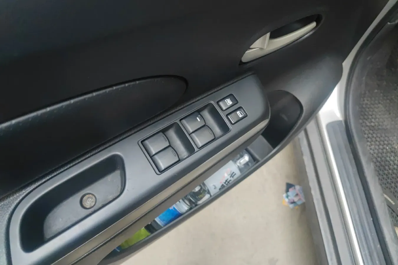 2013 Venucia R50 1.6L 117HP L4 5MT,autocango,china used car exporter,china ev exporter,chinese used car exporter,chinese used ev exporter