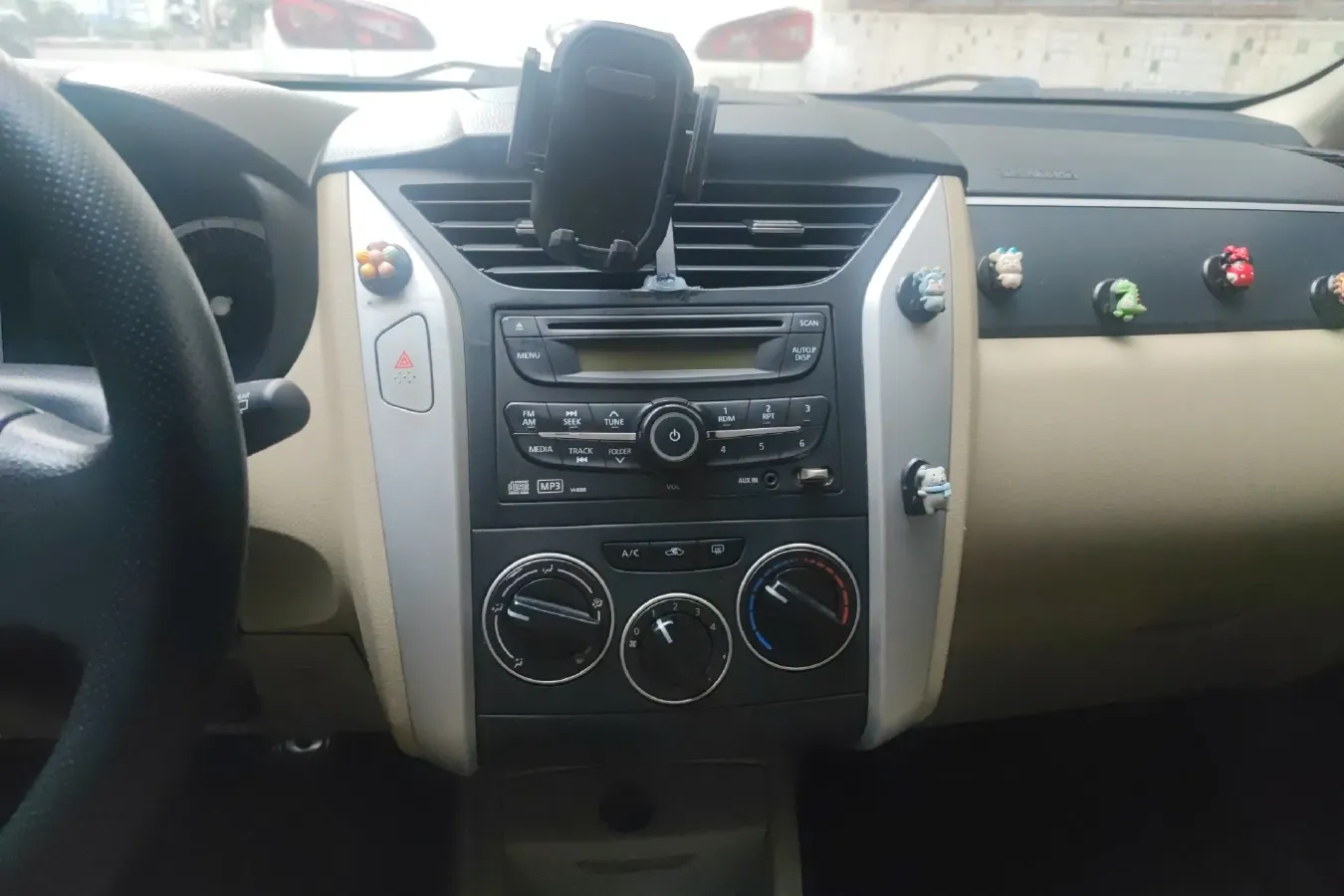 2013 Venucia R50 1.6L 117HP L4 5MT,autocango,china used car exporter,china ev exporter,chinese used car exporter,chinese used ev exporter