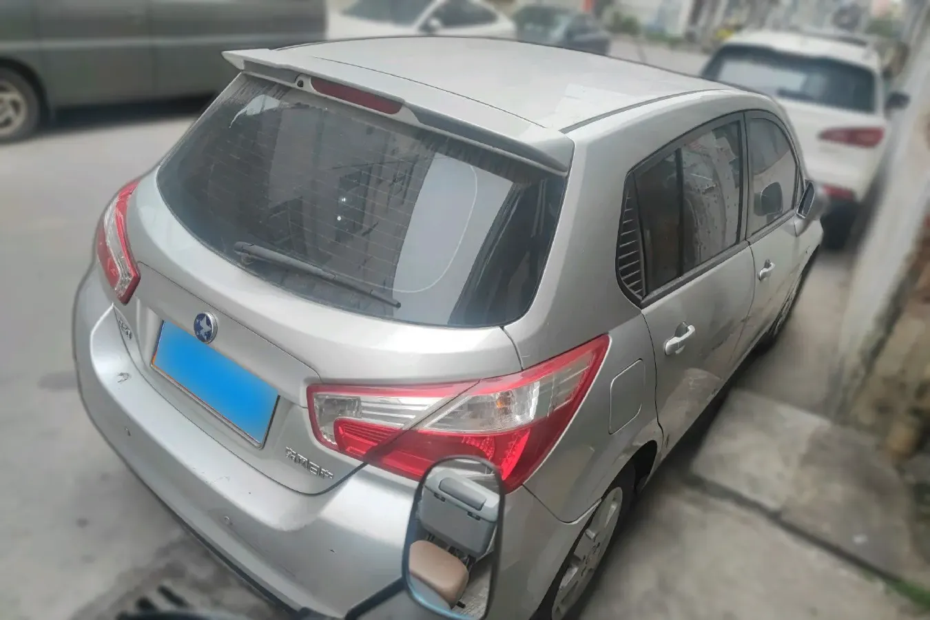 2013 Venucia R50 1.6L 117HP L4 5MT,autocango,china used car exporter,china ev exporter,chinese used car exporter,chinese used ev exporter