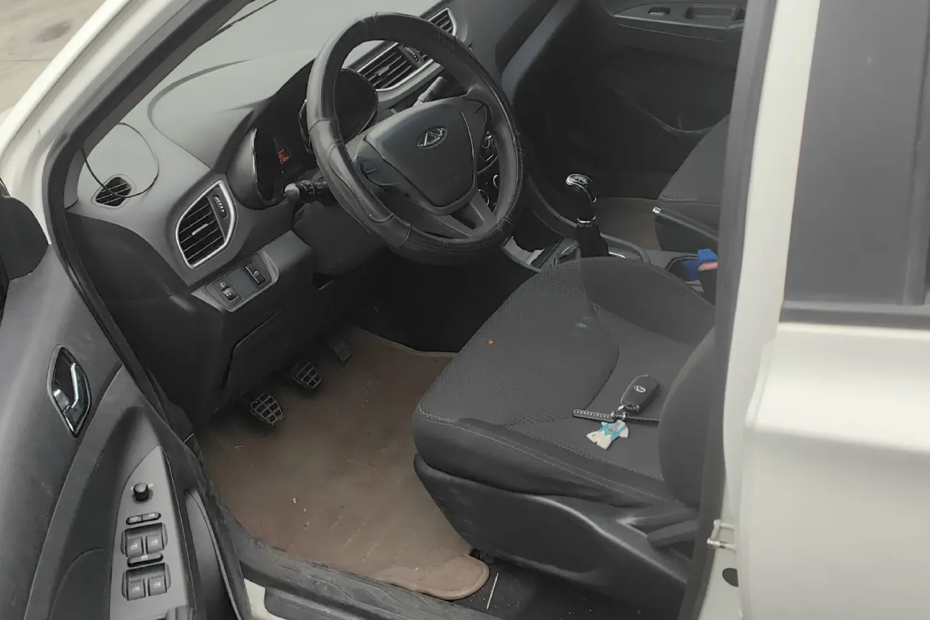 2015 Chery Arrizo 3 1.5L 109HP L4 5MT,autocango,china used car exporter,china ev exporter,chinese used car exporter,chinese used ev exporter