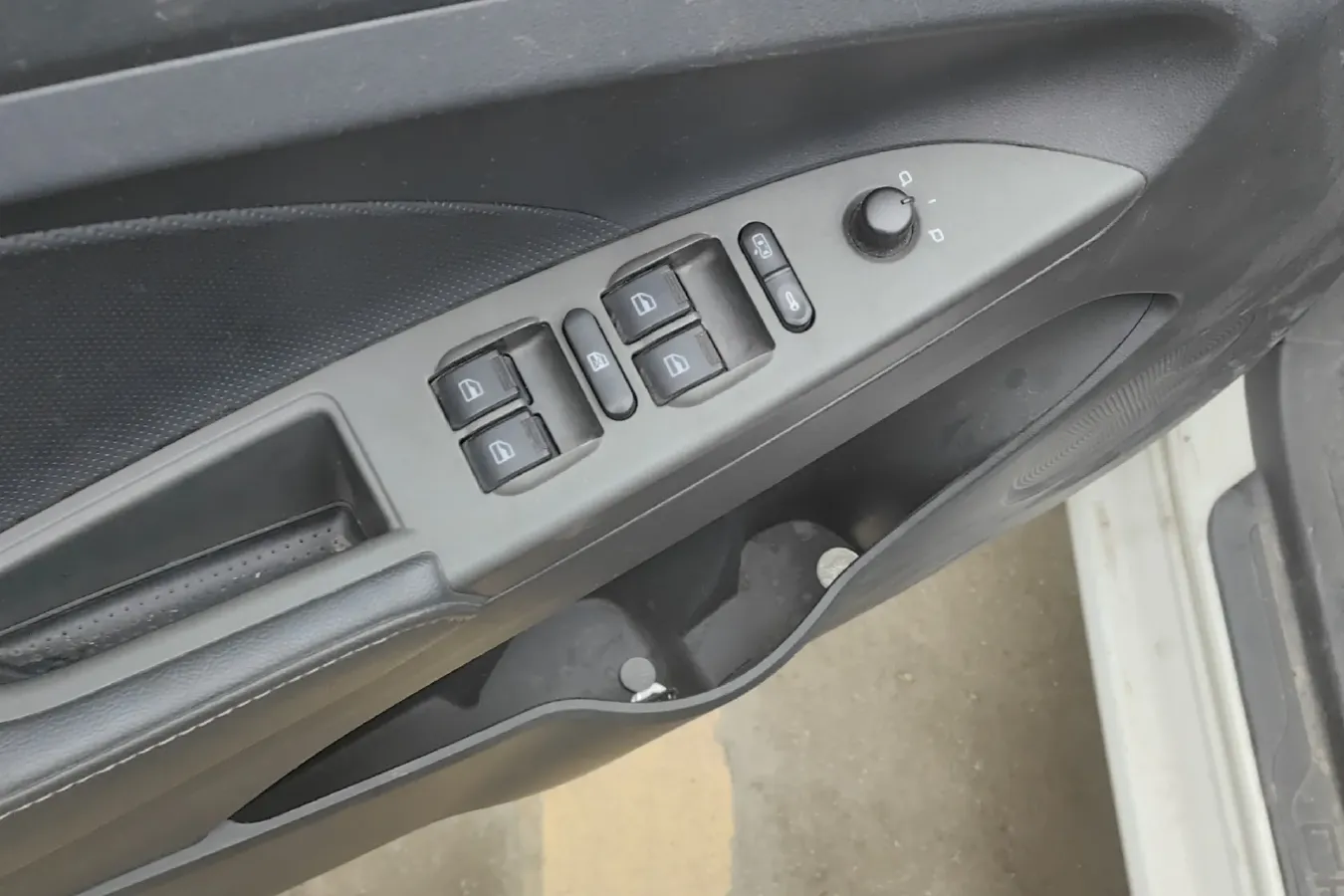 2015 Chery Arrizo 3 1.5L 109HP L4 5MT,autocango,china used car exporter,china ev exporter,chinese used car exporter,chinese used ev exporter