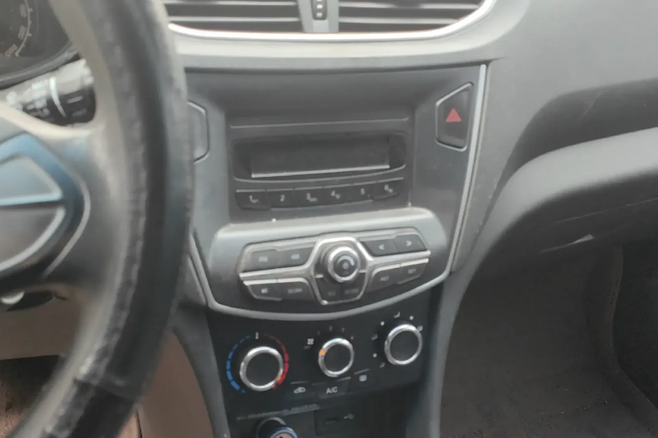 2015 Chery Arrizo 3 1.5L 109HP L4 5MT,autocango,china used car exporter,china ev exporter,chinese used car exporter,chinese used ev exporter