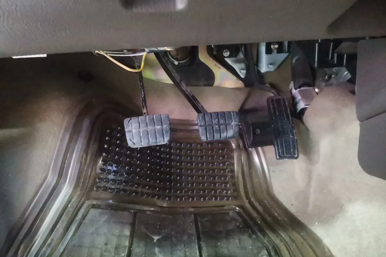 2013 Nissan D22 2.4L 150HP L4 5MT,autocango,china used car exporter,china ev exporter,chinese used car exporter,chinese used ev exporter