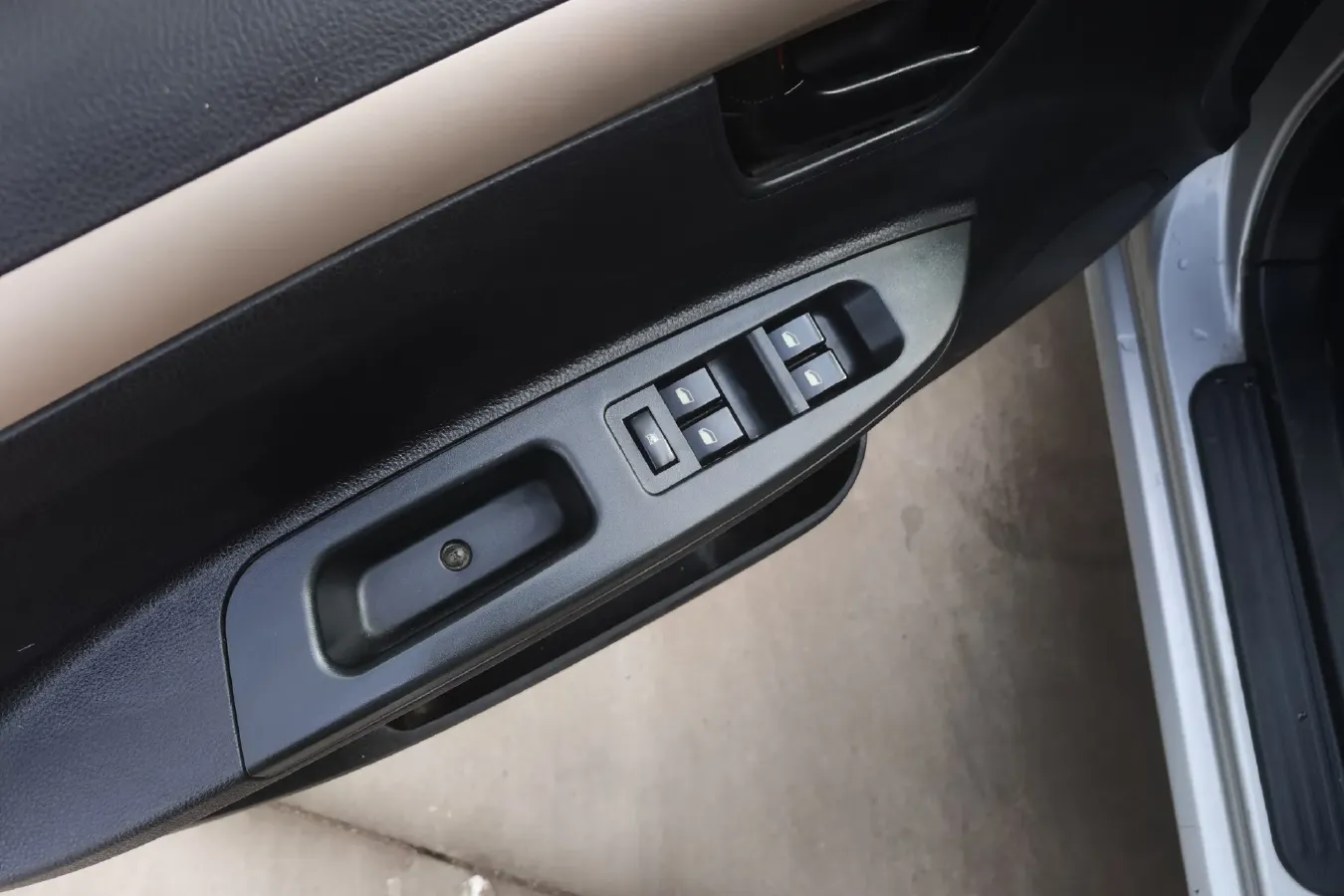 2012 FAW Vita V5 1.5L 102HP L4 5MT,autocango,china used car exporter,china ev exporter,chinese used car exporter,chinese used ev exporter