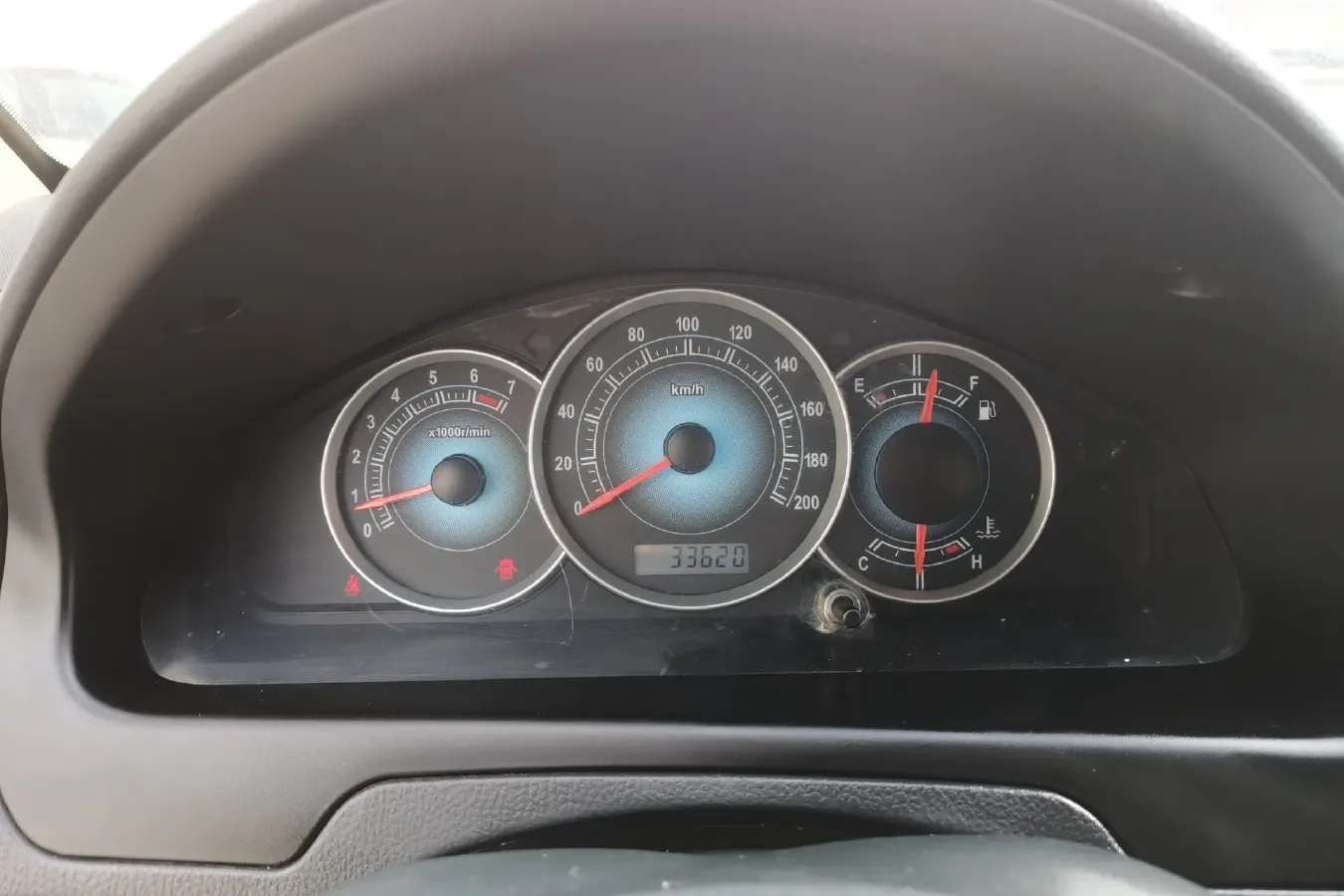 2012 FAW Vita V5 1.5L 102HP L4 5MT,autocango,china used car exporter,china ev exporter,chinese used car exporter,chinese used ev exporter