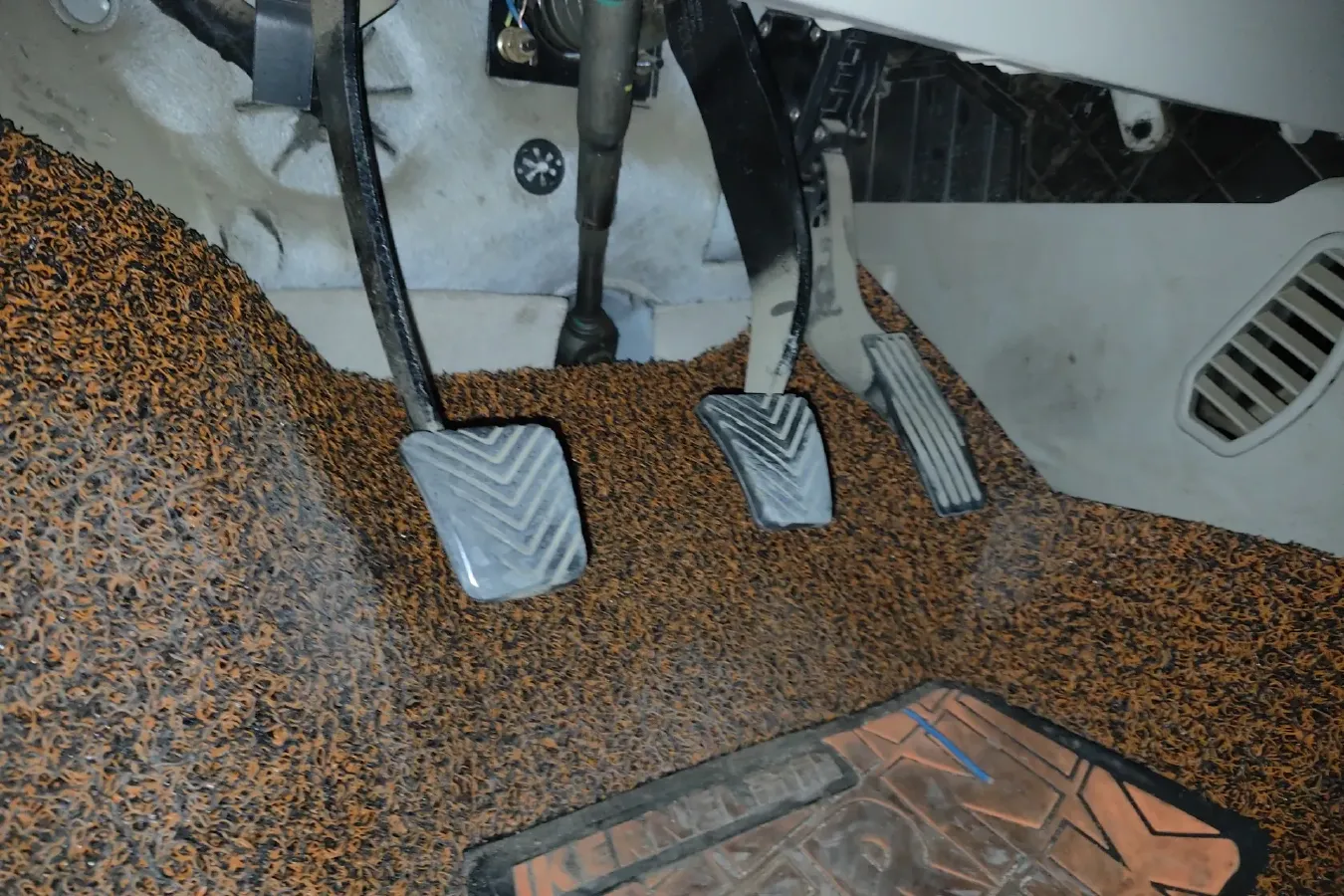 2012 ChangAn Alsvin V5 1.5L 114HP L4 5MT,autocango,china used car exporter,china ev exporter,chinese used car exporter,chinese used ev exporter