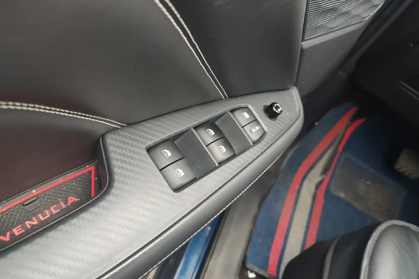 2020 Venucia Star 1.5T 190HP L4 7DCT,autocango,china used car exporter,china ev exporter,chinese used car exporter,chinese used ev exporter