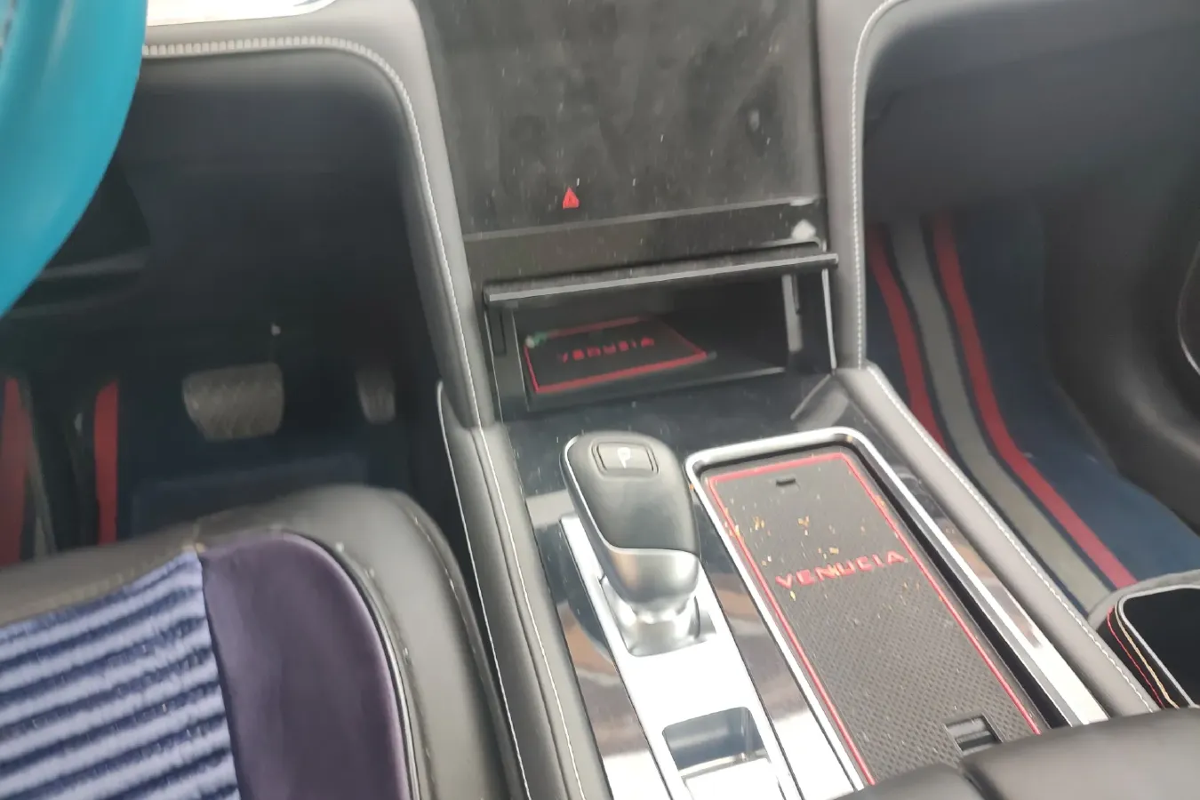 2020 Venucia Star 1.5T 190HP L4 7DCT,autocango,china used car exporter,china ev exporter,chinese used car exporter,chinese used ev exporter