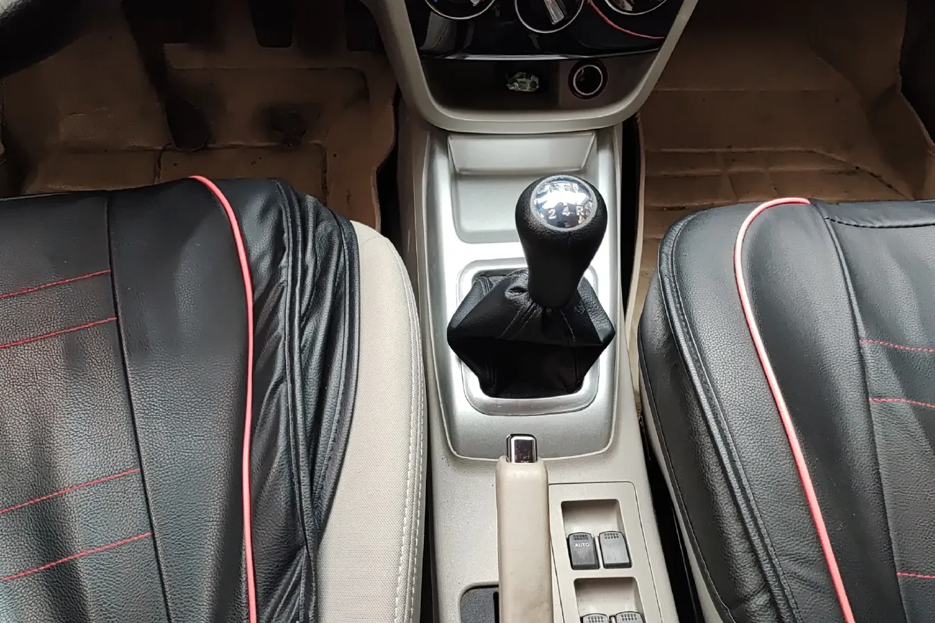 2015 ChangAn Alsvin V3 1.4L 101HP L4 5MT,autocango,china used car exporter,china ev exporter,chinese used car exporter,chinese used ev exporter