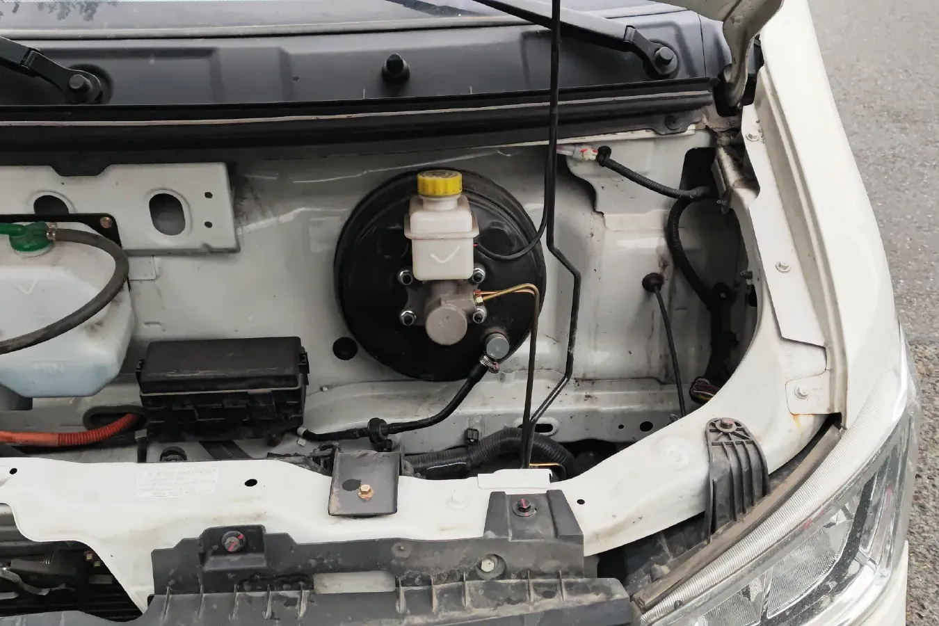 2023 DongFeng DFAC YuFeng EM26 BEV 41.47KWH,autocango,china used car exporter,china ev exporter,chinese used car exporter,chinese used ev exporter