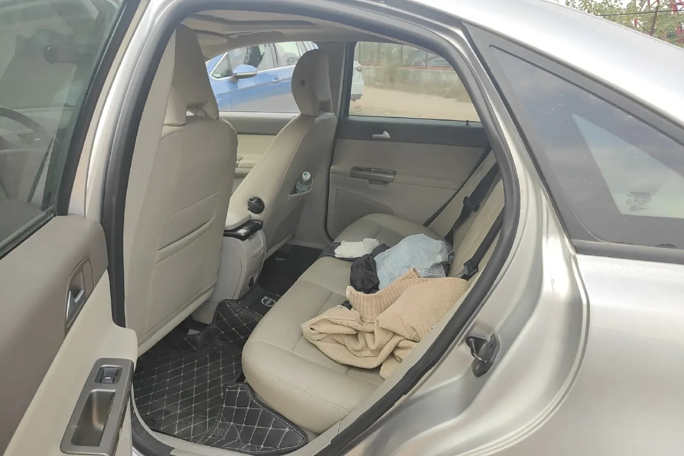 2011 Volvo S40 2.0L 141HP L4 6DCT,autocango,china used car exporter,china ev exporter,chinese used car exporter,chinese used ev exporter