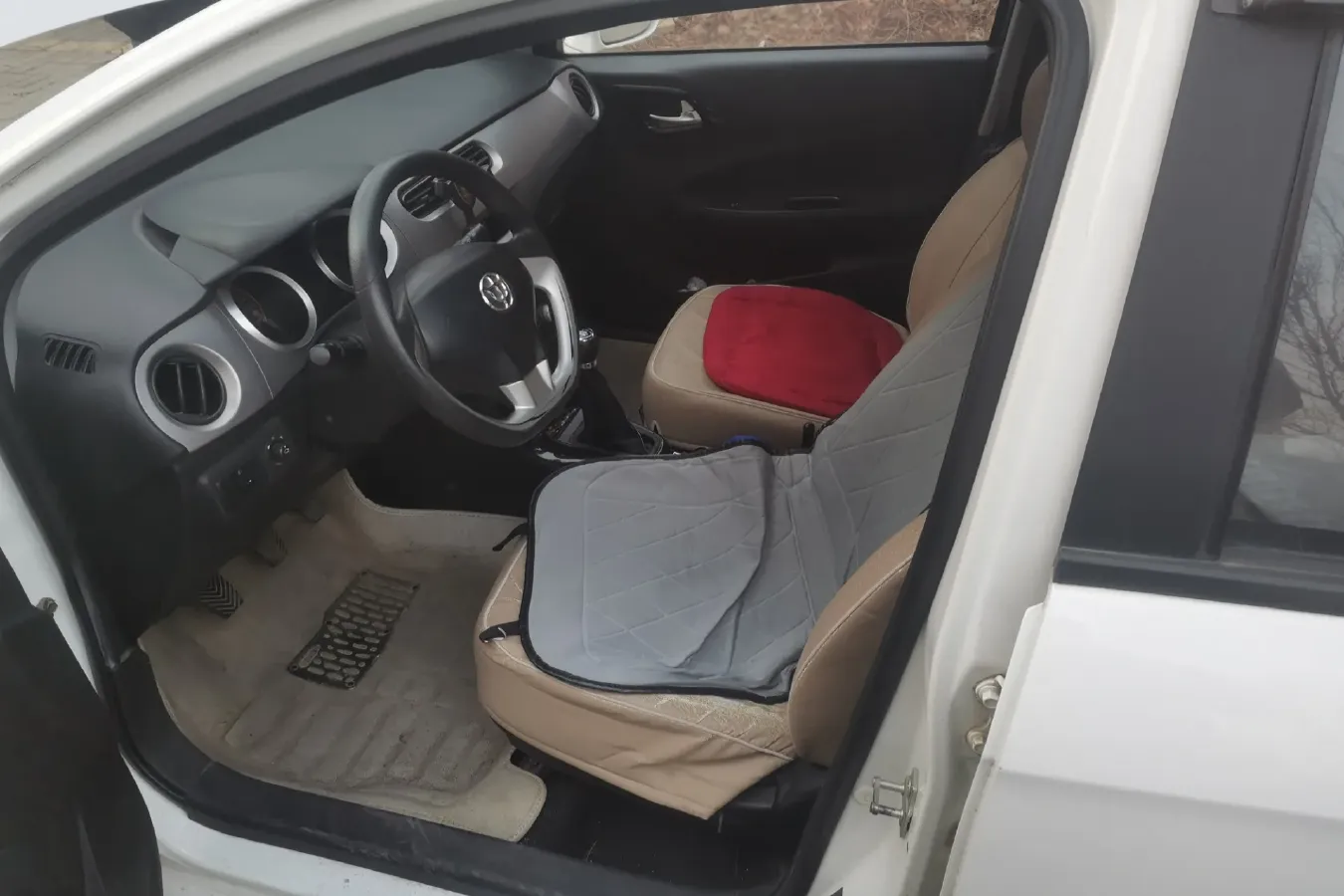 2014 Brilliance Auto H220 1.5L 105HP L4 5MT,autocango,china used car exporter,china ev exporter,chinese used car exporter,chinese used ev exporter