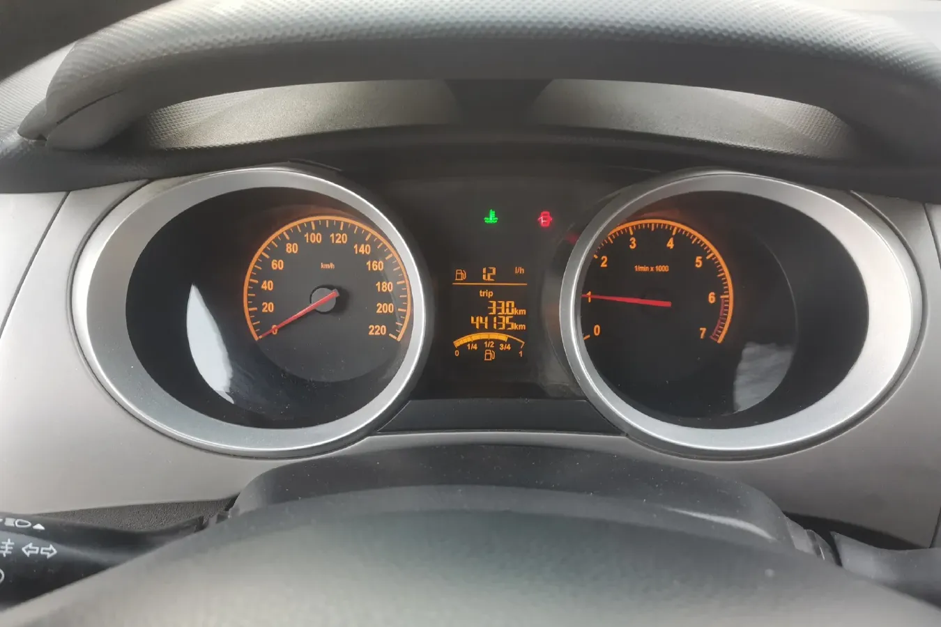 2014 Brilliance Auto H220 1.5L 105HP L4 5MT,autocango,china used car exporter,china ev exporter,chinese used car exporter,chinese used ev exporter