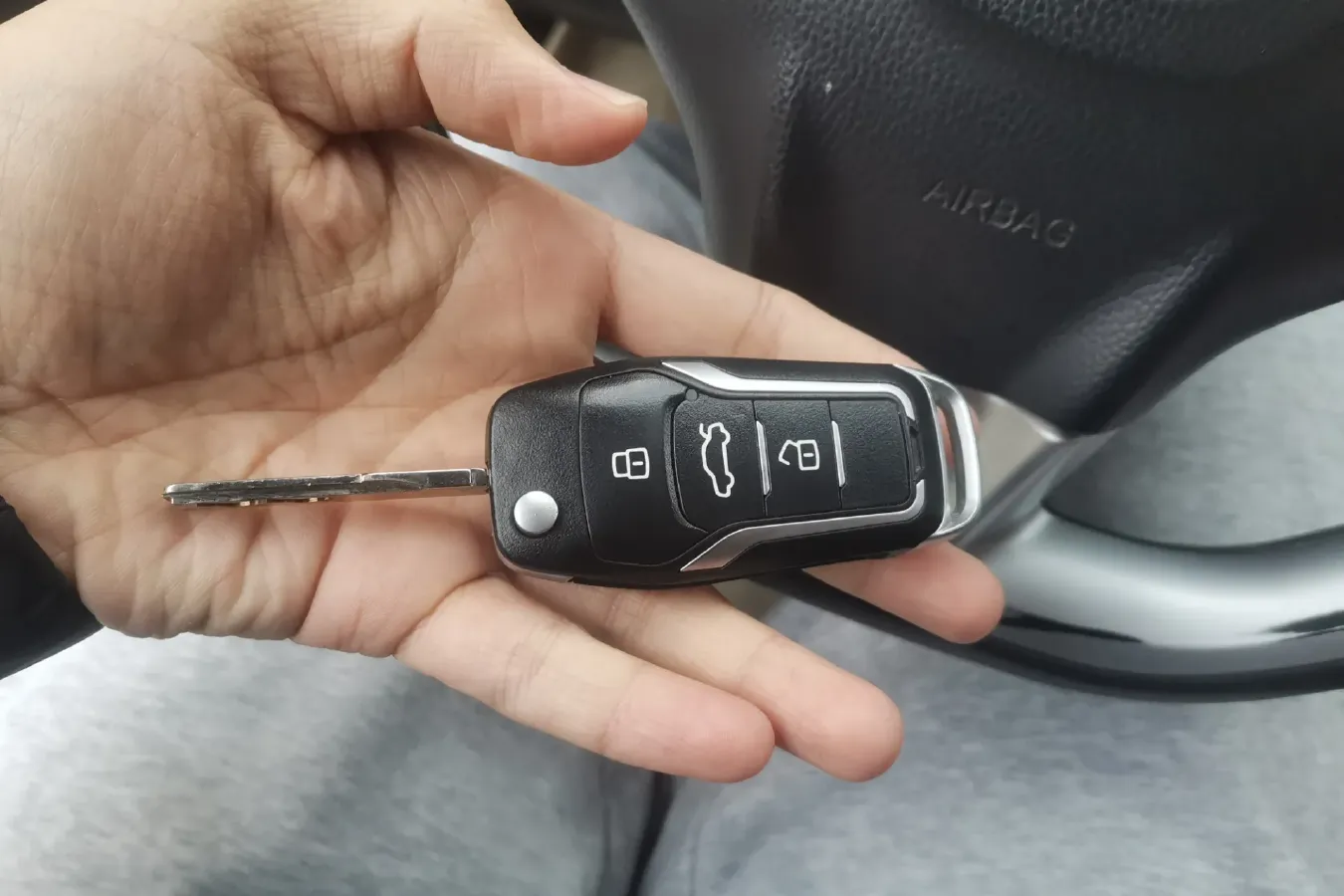 2014 Brilliance Auto H220 1.5L 105HP L4 5MT,autocango,china used car exporter,china ev exporter,chinese used car exporter,chinese used ev exporter