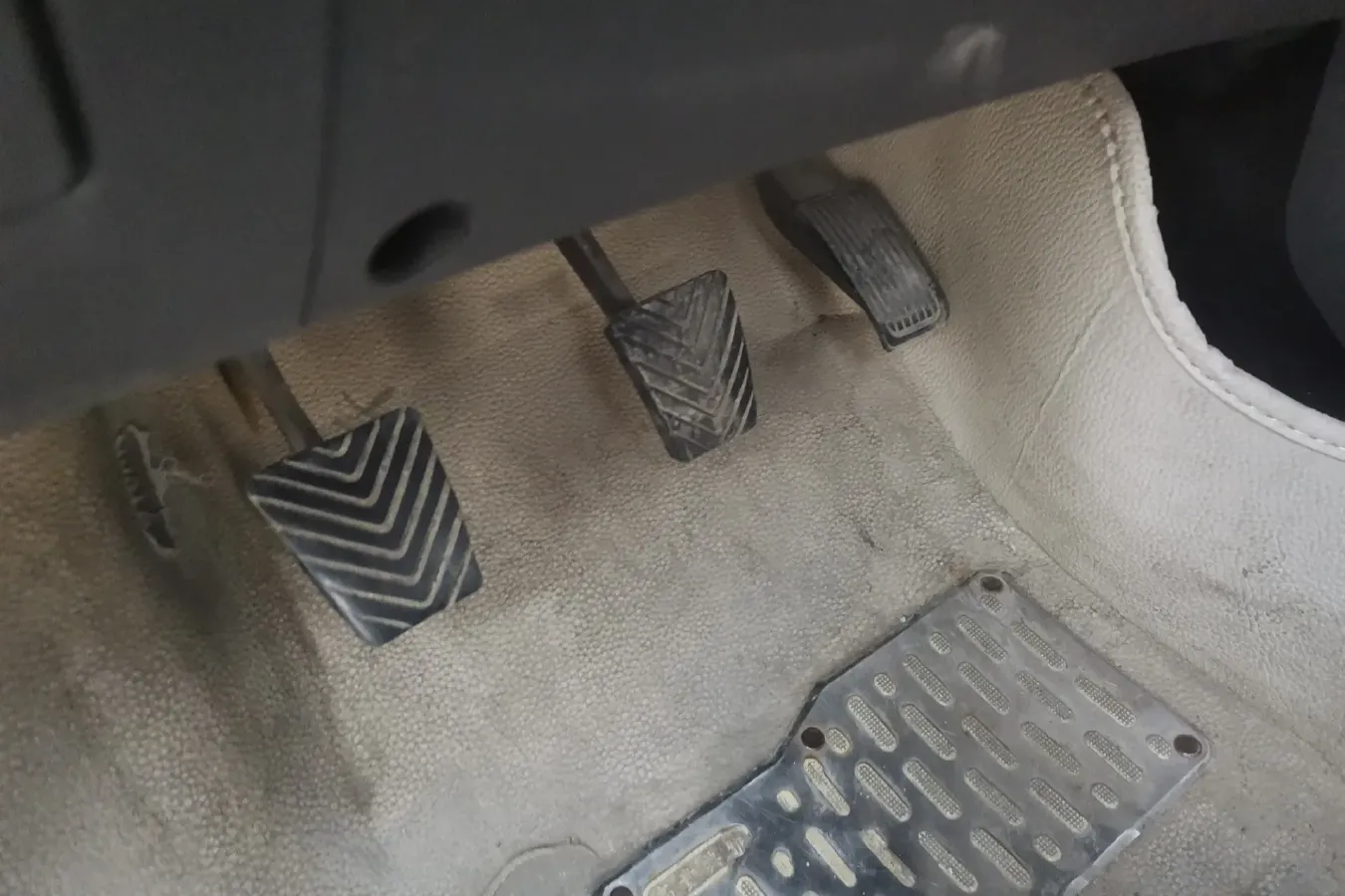 2014 Brilliance Auto H220 1.5L 105HP L4 5MT,autocango,china used car exporter,china ev exporter,chinese used car exporter,chinese used ev exporter