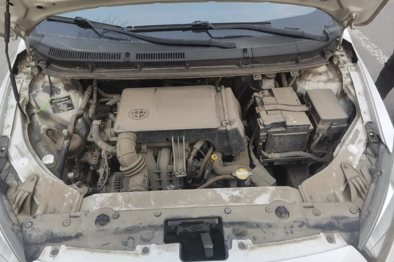 2014 Brilliance Auto H220 1.5L 105HP L4 5MT,autocango,china used car exporter,china ev exporter,chinese used car exporter,chinese used ev exporter