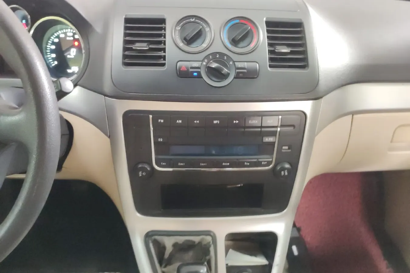 2016 ChangAn Kaicene RuiXing M90 2.0L 124HP L4 5MT,autocango,china used car exporter,china ev exporter,chinese used car exporter,chinese used ev exporter