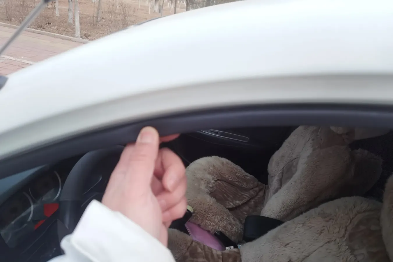 2011 FAW Senia S80 1.5L 109HP L4 5MT,autocango,china used car exporter,china ev exporter,chinese used car exporter,chinese used ev exporter