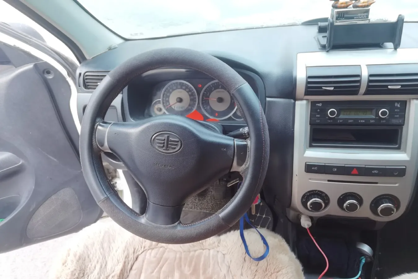 2011 FAW Senia S80 1.5L 109HP L4 5MT,autocango,china used car exporter,china ev exporter,chinese used car exporter,chinese used ev exporter