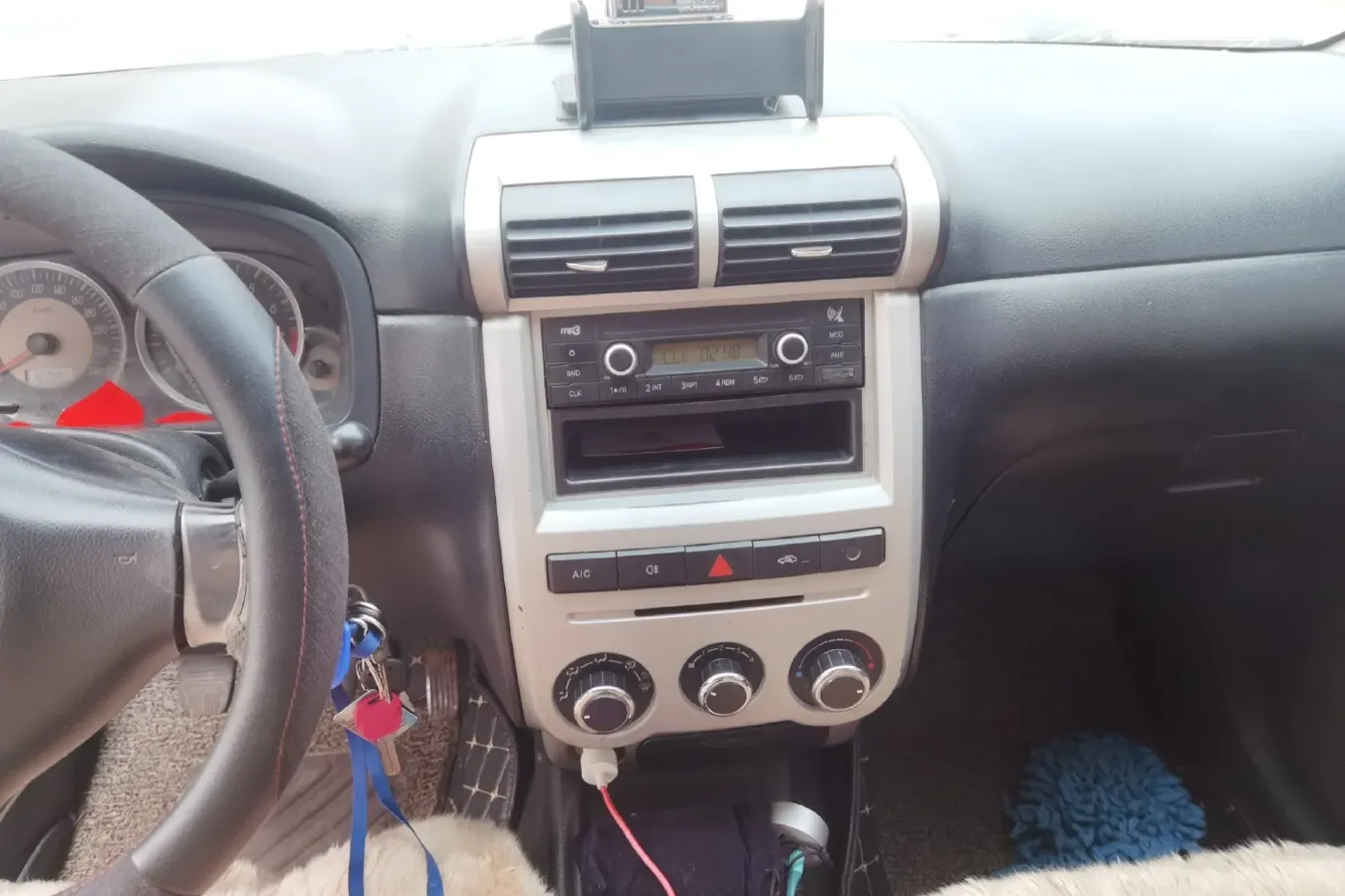 2011 FAW Senia S80 1.5L 109HP L4 5MT,autocango,china used car exporter,china ev exporter,chinese used car exporter,chinese used ev exporter