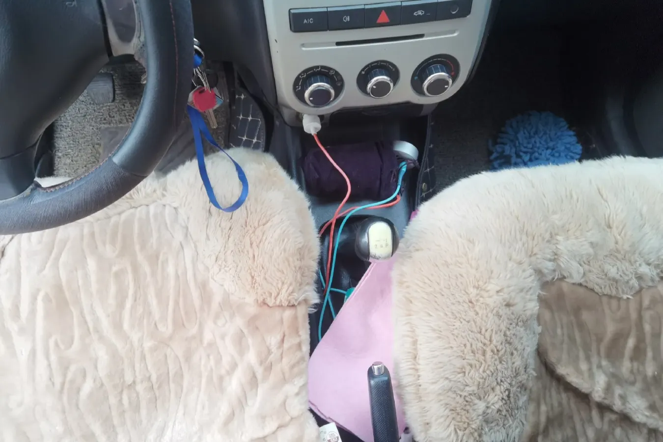 2011 FAW Senia S80 1.5L 109HP L4 5MT,autocango,china used car exporter,china ev exporter,chinese used car exporter,chinese used ev exporter