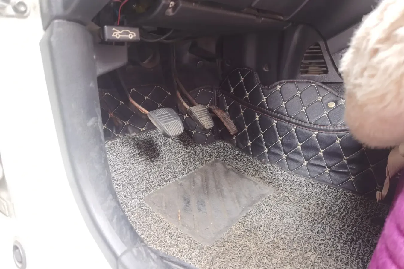 2011 FAW Senia S80 1.5L 109HP L4 5MT,autocango,china used car exporter,china ev exporter,chinese used car exporter,chinese used ev exporter